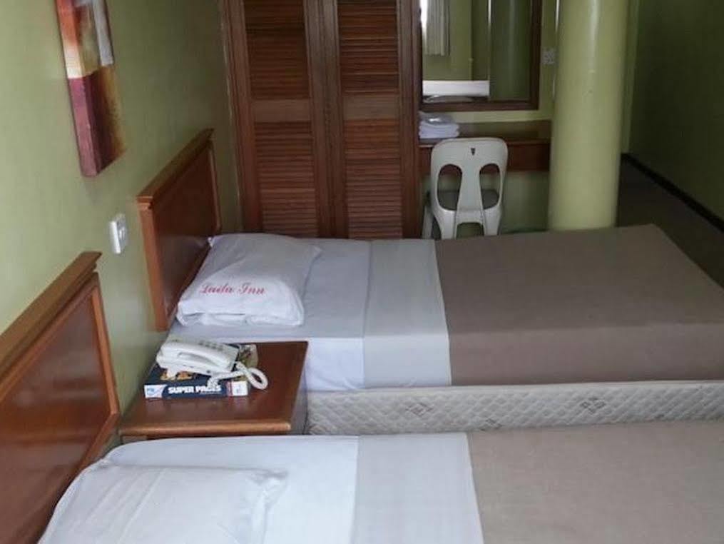 Laila Inn Kuching Esterno foto